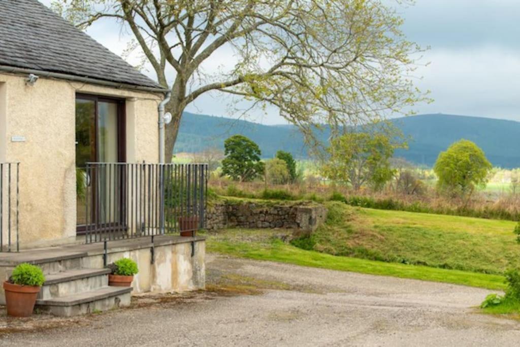 Foulis Cottage, Foulis Estate, Highland Scotland Ardullie